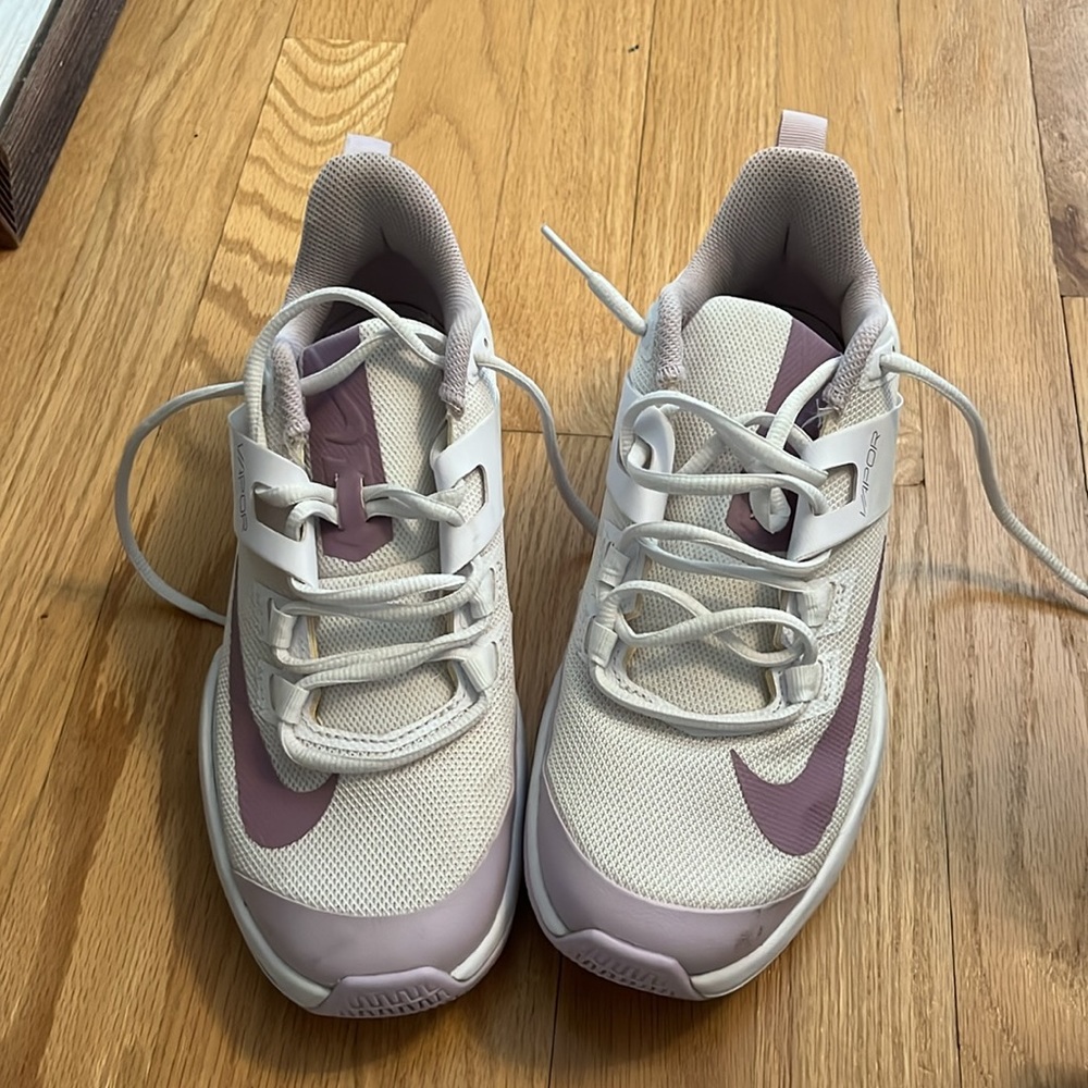 Nike Vapor Women’s Tennis Shoes size 8 - Picture 5 of 9